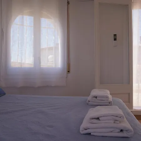 Comfortable House With A Pool Very Close To The Beach, Amfora Cugat Villa *