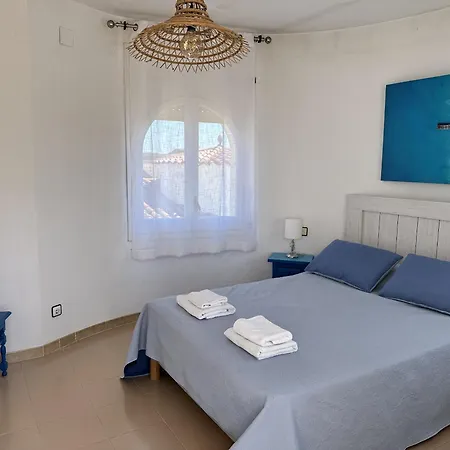 Villa Comfortable House With A Pool Very Close To The Beach, Amfora Cugat