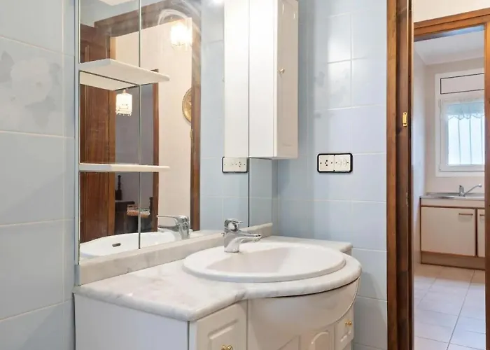 Comfortable House With A Pool Very Close To The Beach, Amfora Cugat Villa