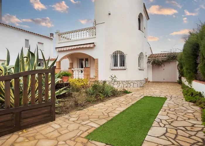 Villa Comfortable House With A Pool Very Close To The Beach, Amfora Cugat Sant Pere Pescador