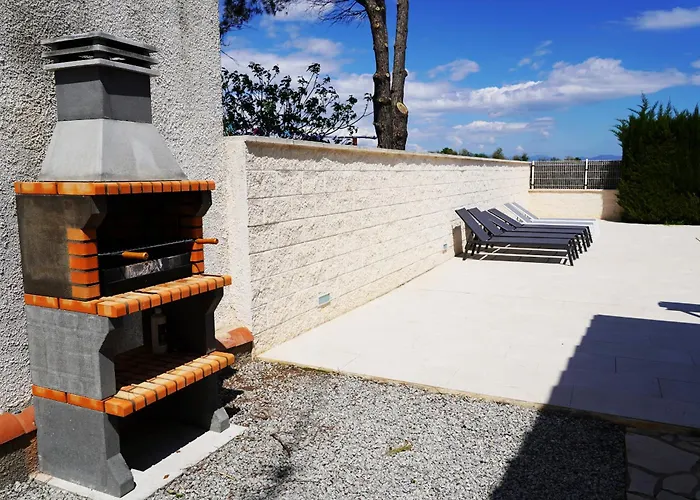 Villa Comfortable House With A Pool Very Close To The Beach, Amfora Cugat Sant Pere Pescador