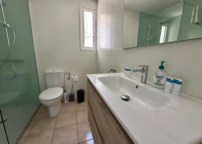 Comfortable House With A Pool Very Close To The Beach, Amfora Cugat Villa *