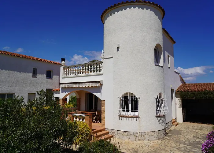 Villa Comfortable House With A Pool Very Close To The Beach, Amfora Cugat Sant Pere Pescador
