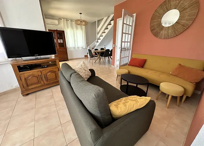 Villa Comfortable House With A Pool Very Close To The Beach, Amfora Cugat *