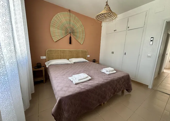Comfortable House With A Pool Very Close To The Beach, Amfora Cugat Villa